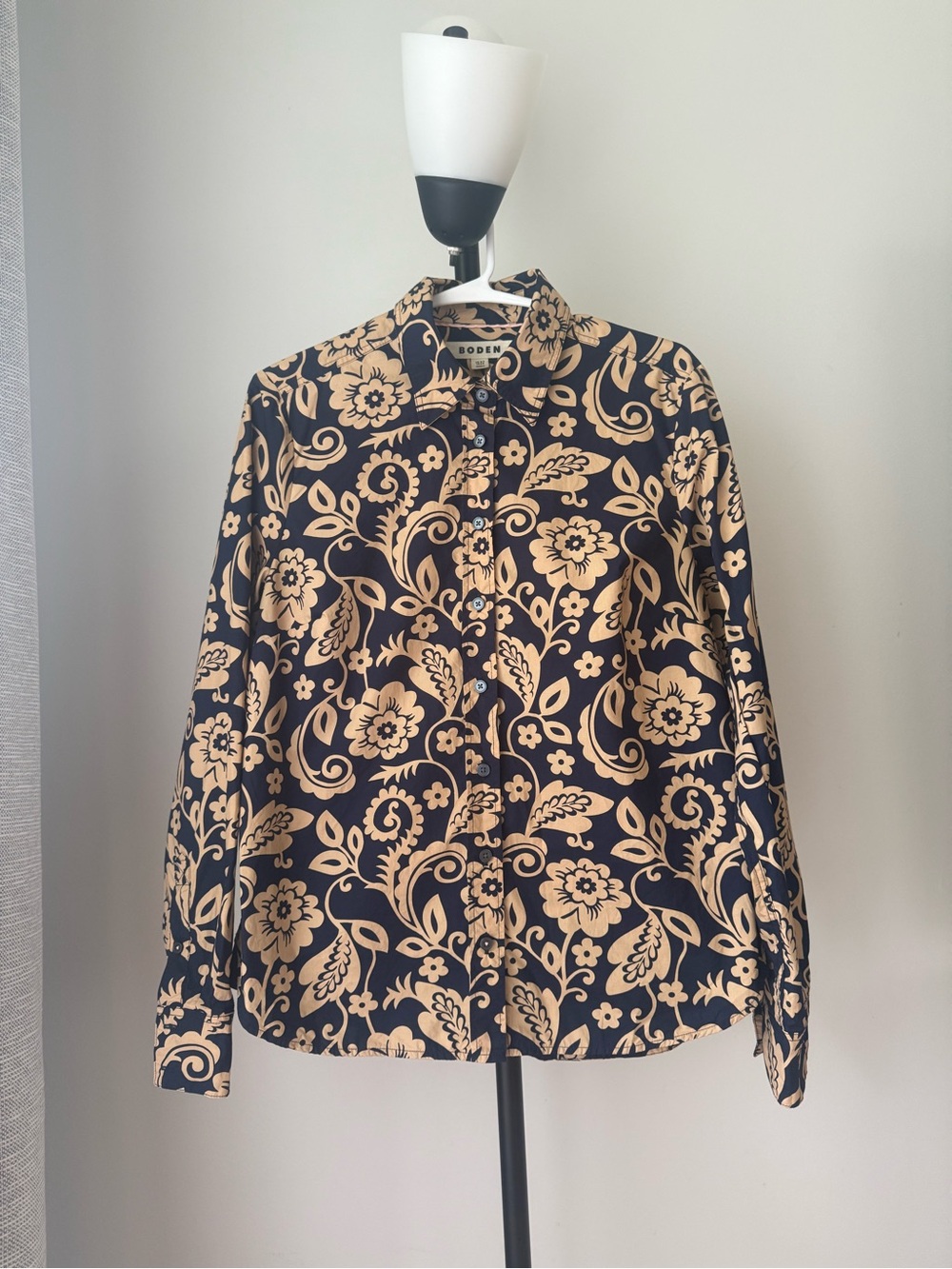 Boden Women’s Shirt US 8R Navy Beige Floral Print Cotton Button Down Blouse